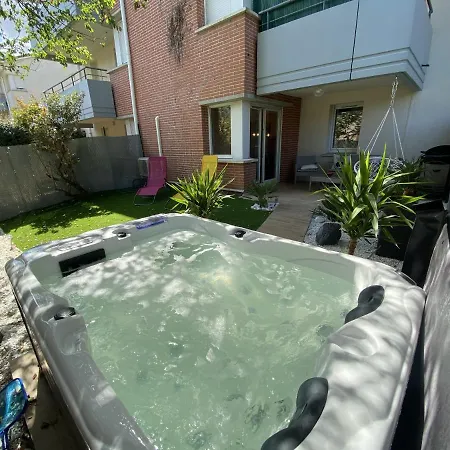 Le Jungle : T2 Avec Jardin Et Jacuzzi *