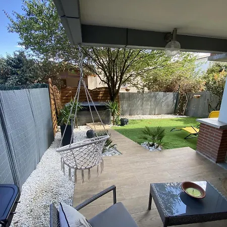 Le Jungle : T2 Avec Jardin Et Jacuzzi Apartment