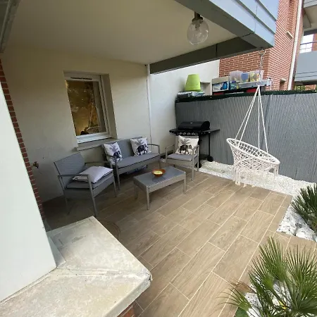 Apartment Le Jungle : T2 Avec Jardin Et Jacuzzi