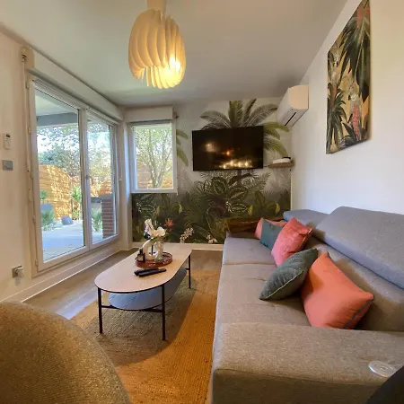 Apartment Le Jungle : T2 Avec Jardin Et Jacuzzi *